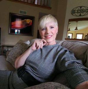 Meet your Posher, Lori